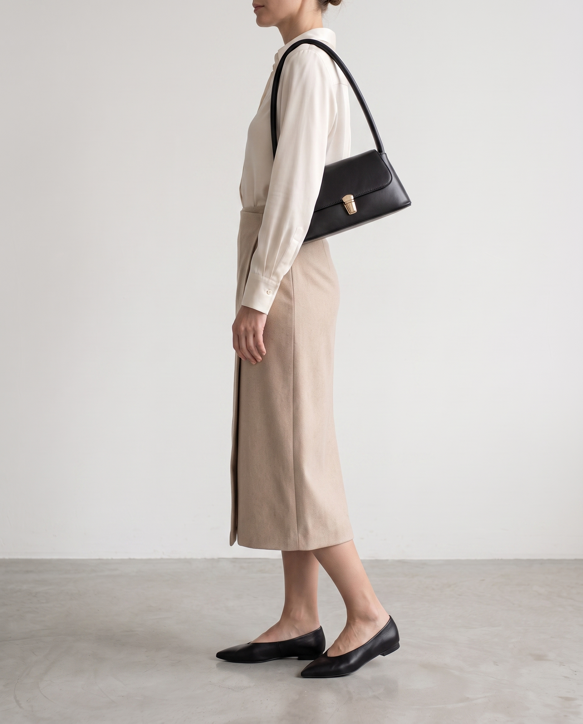 Beatrix Leather Shoulder Handbag - Black