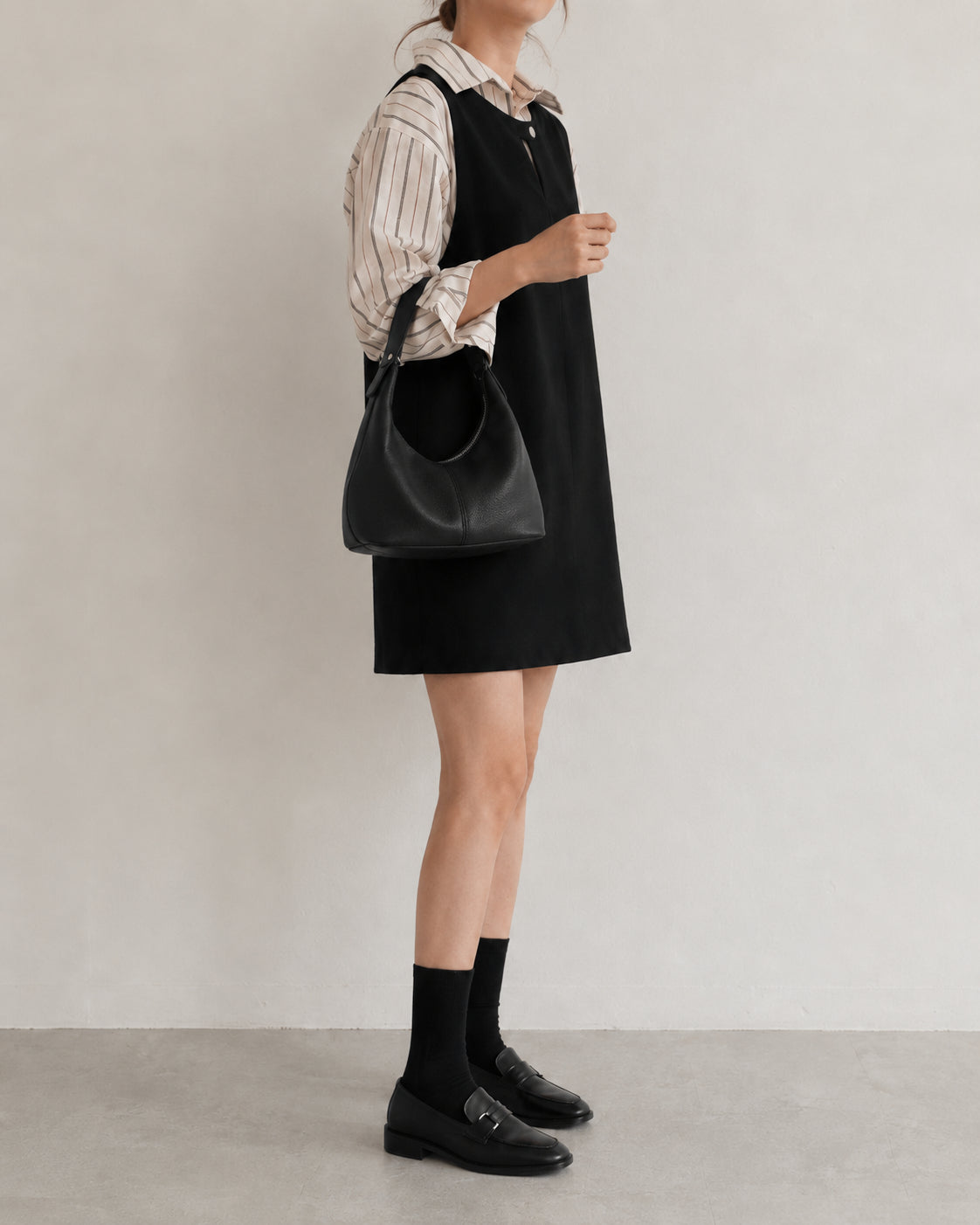 Vintage Pebbled Hobo Shoulder Bag - Black