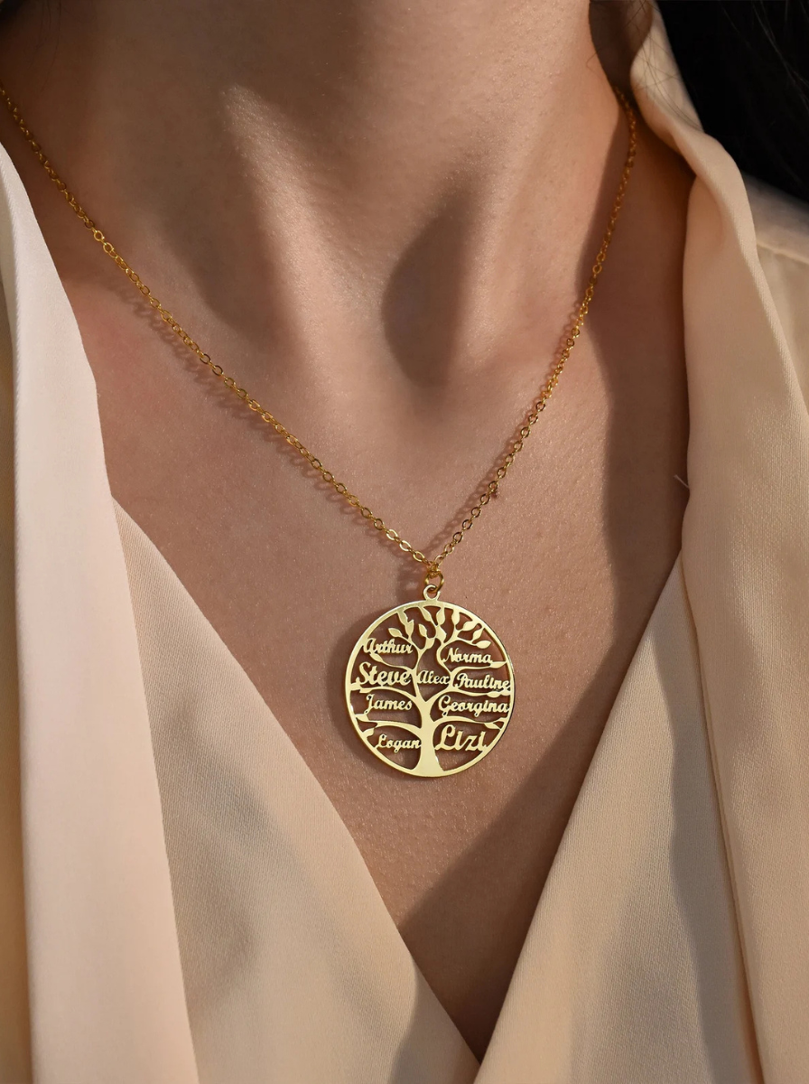 Sere Women's Custom Family Tree Name Necklace