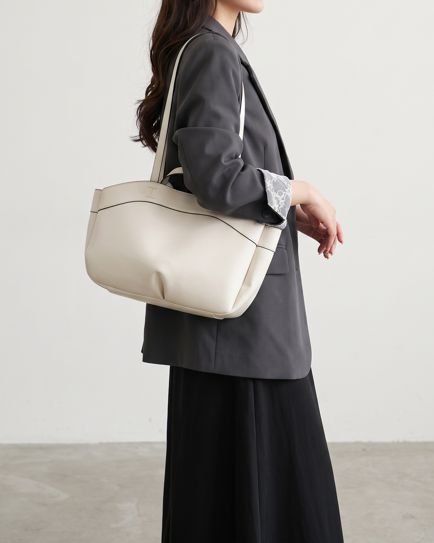 Cecily Structured Shoulder Bag - White