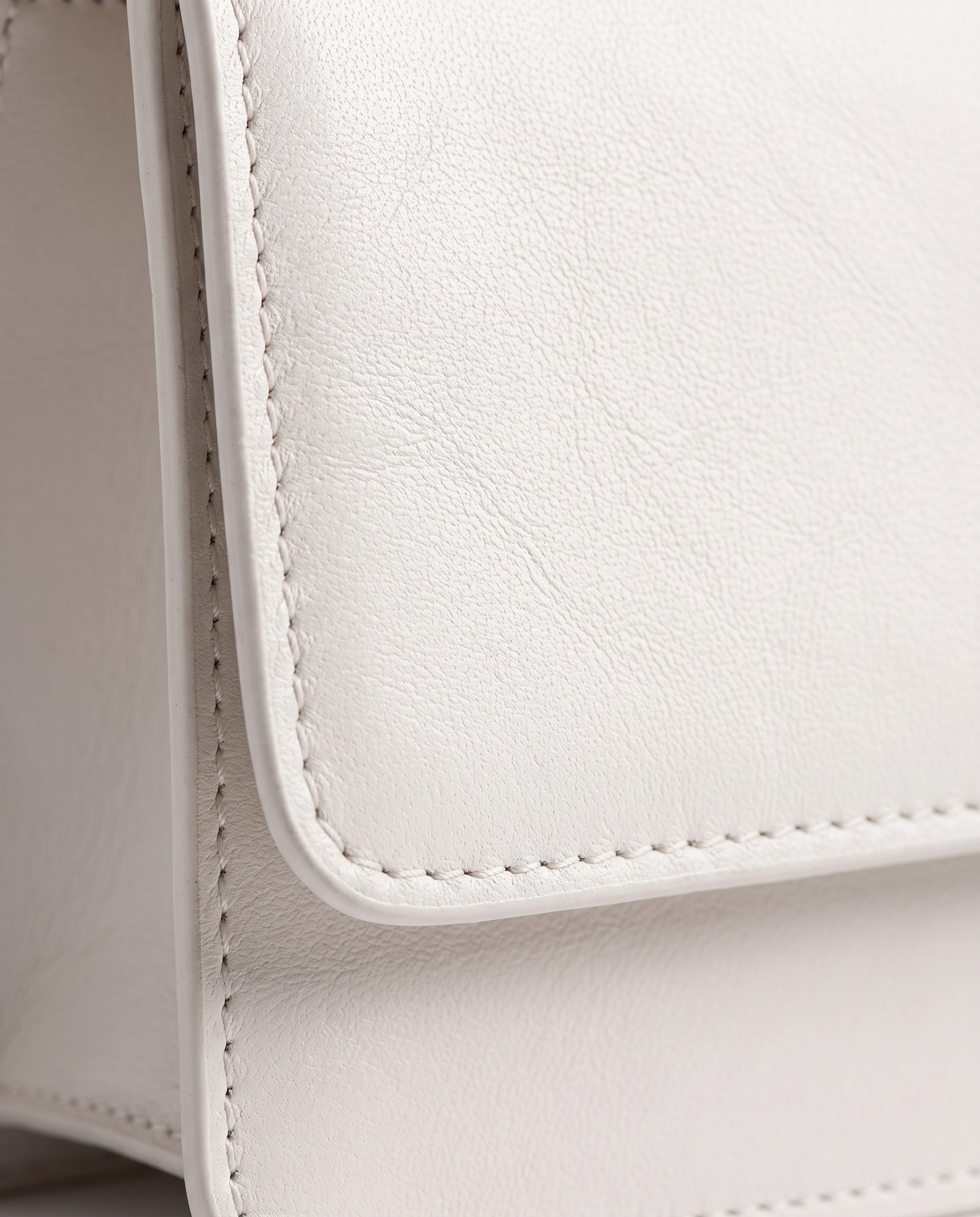Imogen Leather Shoulder Bag - White