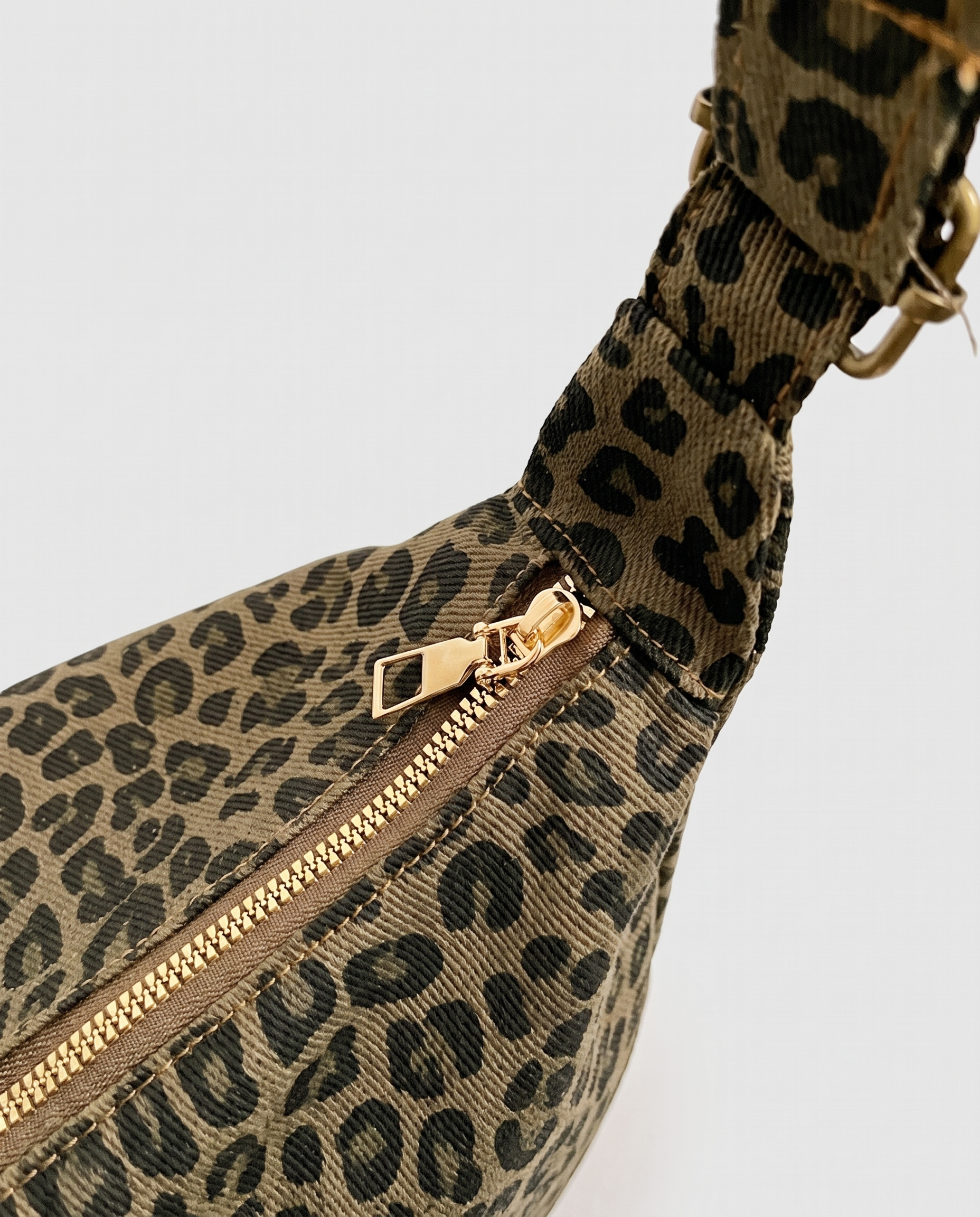 Lavinia Leopard Print Women's Shoulder Bag, Textured Fabric Everyday Bag