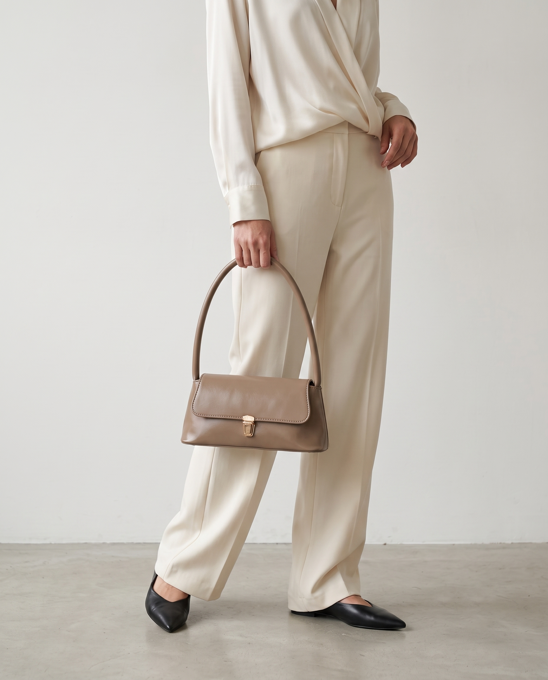 Beatrix Leather Shoulder Handbag - Khaki